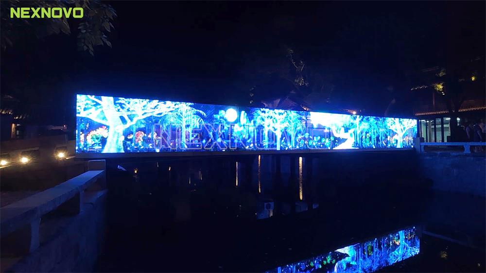 海宁盐官古城透明玻璃桥.jpg 海宁盐官古城透明玻璃桥.jpg